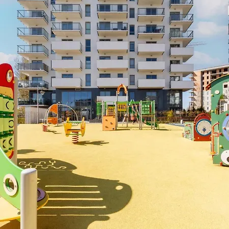 Spacious Aleja Rzeczypospolitej With Balcony By Renters