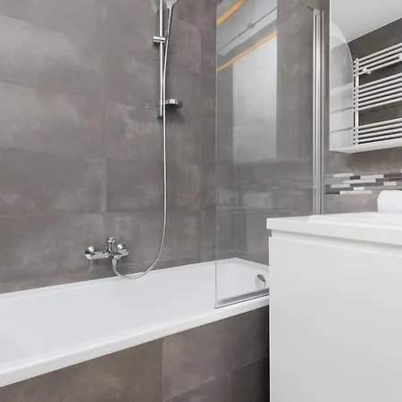 Lejlighed Spacious Aleja Rzeczypospolitej With Balcony By Renters *