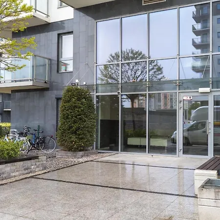 Spacious Aleja Rzeczypospolitej With Balcony By Renters