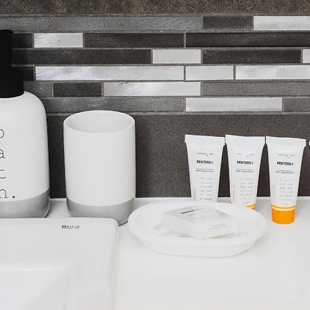 Spacious Aleja Rzeczypospolitej With Balcony By Renters Гданьск