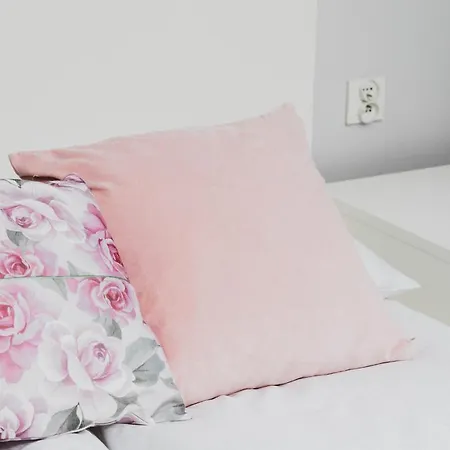 Spacious Aleja Rzeczypospolitej With Balcony By Renters Апартаменты