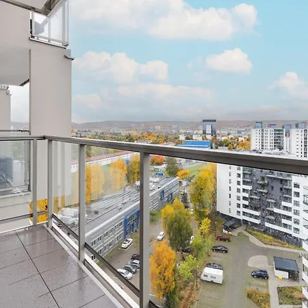 Spacious Aleja Rzeczypospolitej With Balcony By Renters * Gdańsk