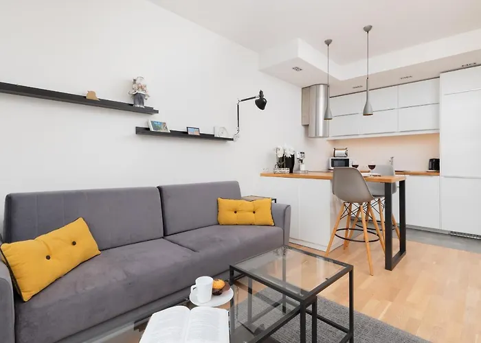 Apartamento Spacious Aleja Rzeczypospolitej With Balcony By Renters