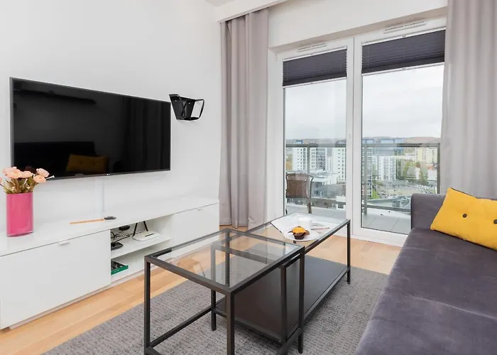 Apartamento Spacious Aleja Rzeczypospolitej With Balcony By Renters