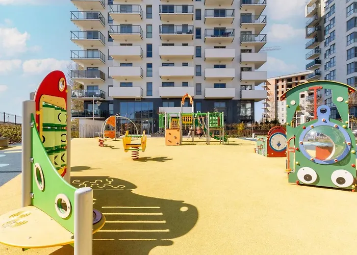 Spacious Aleja Rzeczypospolitej With Balcony By Renters