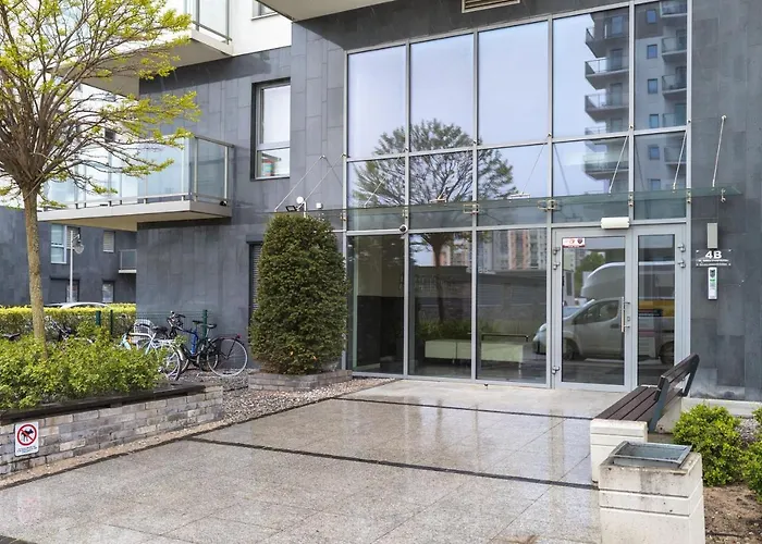 Spacious Aleja Rzeczypospolitej With Balcony By Renters