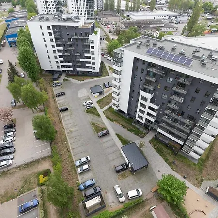 Spacious Aleja Rzeczypospolitej With Balcony By Renters Appartement